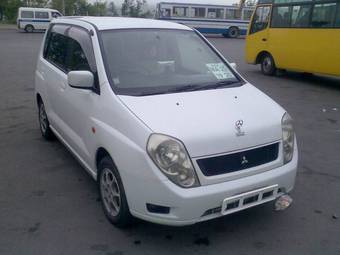 1999 Mitsubishi Dingo Photos