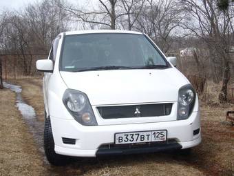 1999 Mitsubishi Dingo Photos