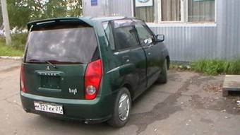 1999 Mitsubishi Dingo Pictures