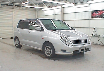 2000 Mitsubishi Dingo