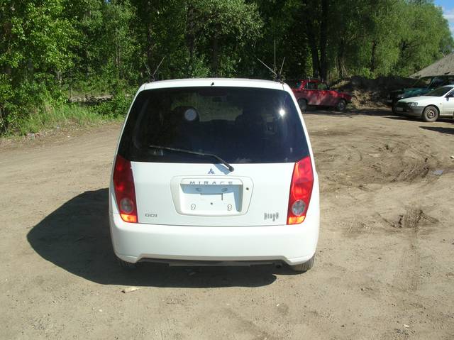 2000 Mitsubishi Dingo