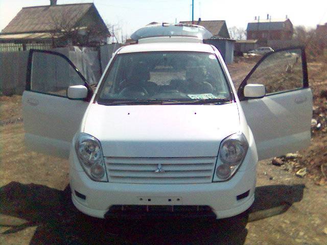 2000 Mitsubishi Dingo