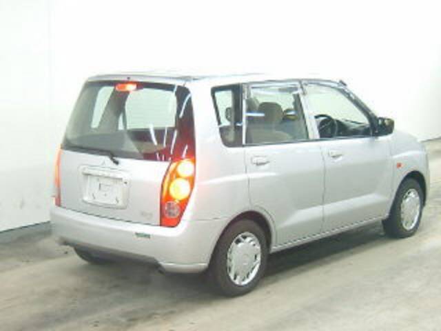 2000 Mitsubishi Dingo