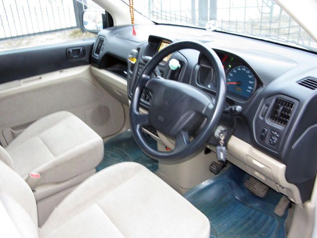 2000 Mitsubishi Dingo