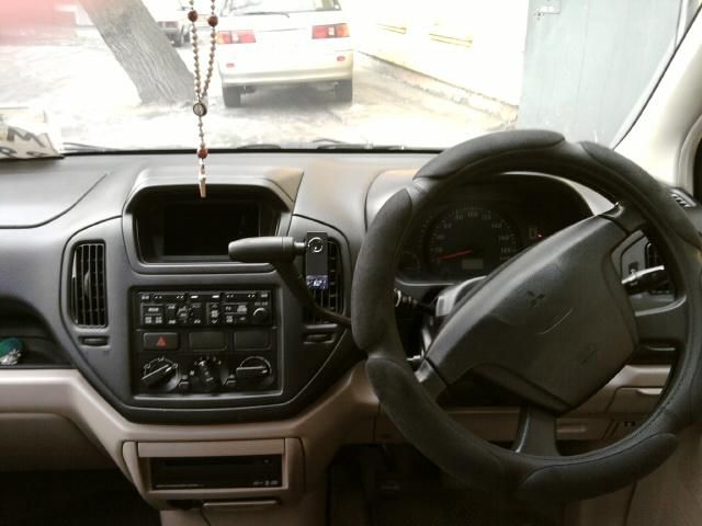 2000 Mitsubishi Dingo