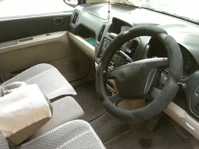 2000 Mitsubishi Dingo