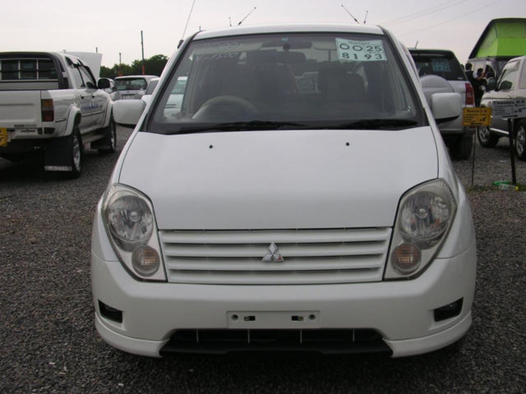 2000 Mitsubishi Dingo