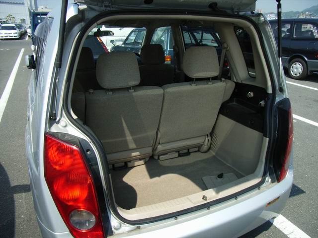 2000 Mitsubishi Dingo Pictures