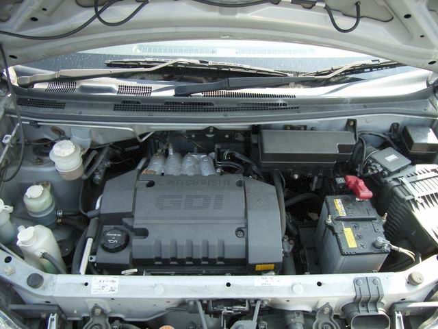 2000 Mitsubishi Dingo Pictures