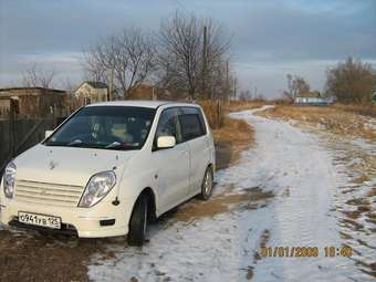 2000 Mitsubishi Dingo Pictures