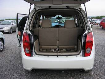 2000 Mitsubishi Dingo Photos