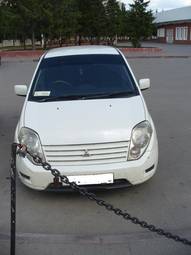 2000 Mitsubishi Dingo Images