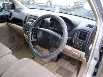 2000 Mitsubishi Dingo Photos