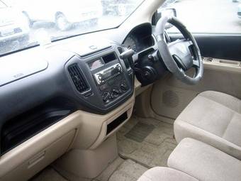 2000 Mitsubishi Dingo Photos