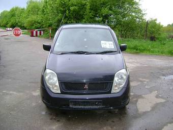 2000 Mitsubishi Dingo Pictures