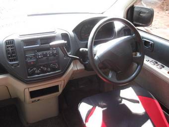 2000 Mitsubishi Dingo Photos