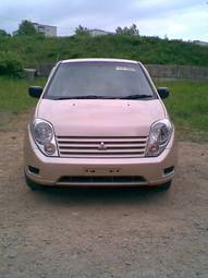 2000 Mitsubishi Dingo Photos