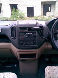 2000 Mitsubishi Dingo Photos
