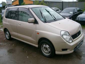 2000 Mitsubishi Dingo Pics