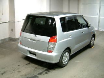 2001 Mitsubishi Dingo
