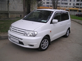 2001 Mitsubishi Dingo