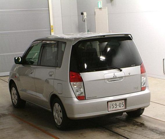 2001 Mitsubishi Dingo