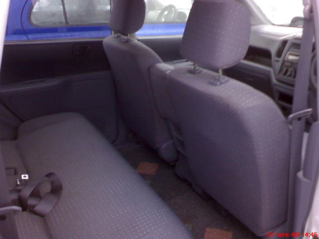 2001 Mitsubishi Dingo