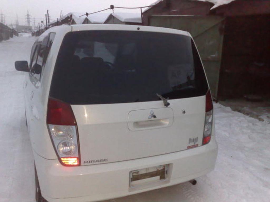 2001 Mitsubishi Dingo