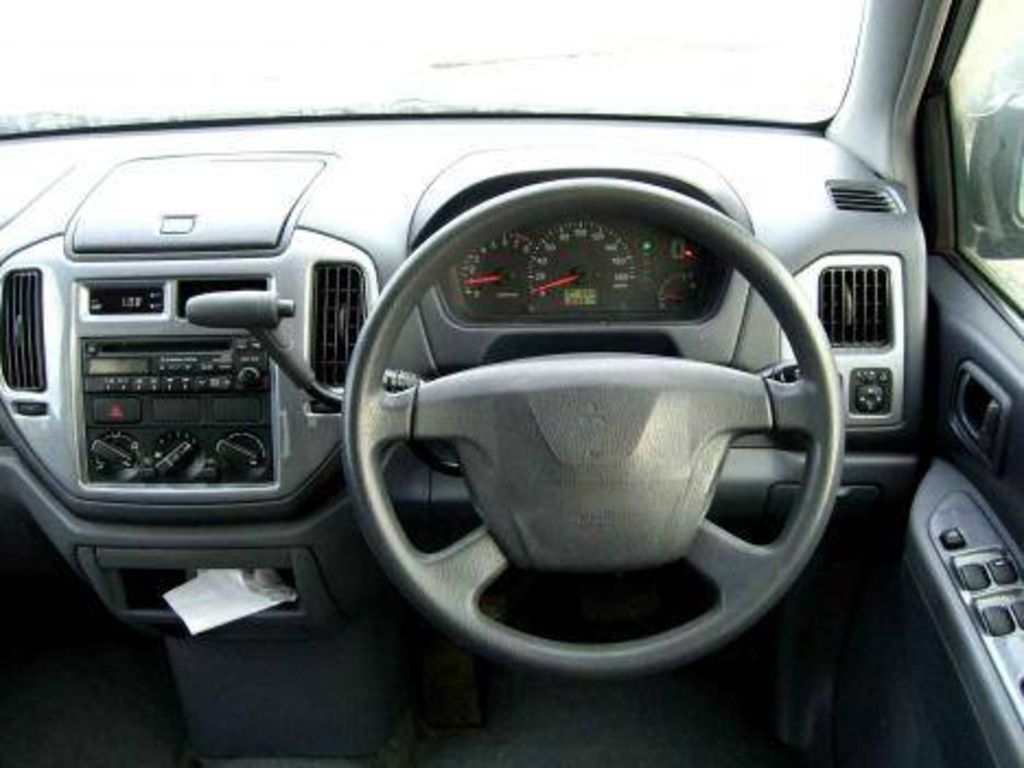 2001 Mitsubishi Dingo