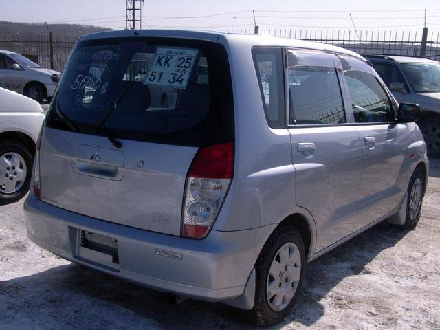 2001 Mitsubishi Dingo