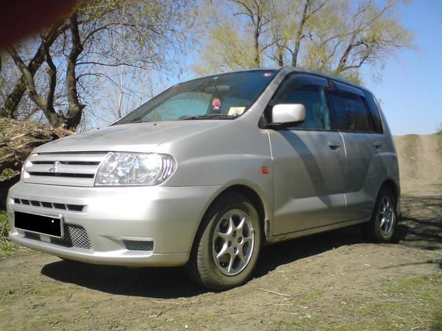 2001 Mitsubishi Dingo