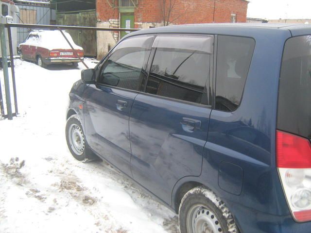 2001 Mitsubishi Dingo