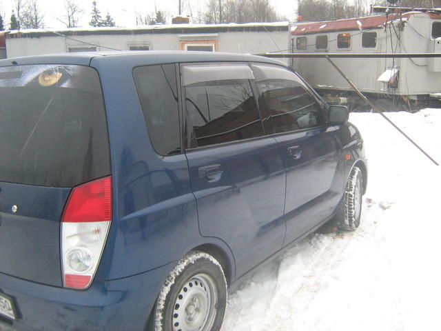 2001 Mitsubishi Dingo