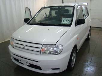 2001 Mitsubishi Dingo