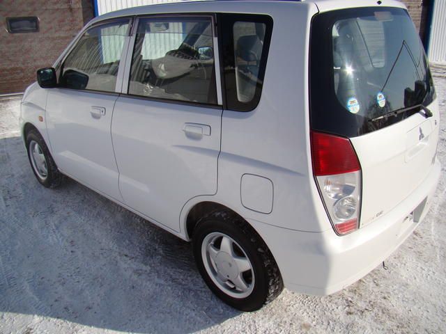2001 Mitsubishi Dingo