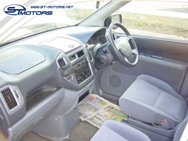 2001 Mitsubishi Dingo Photos