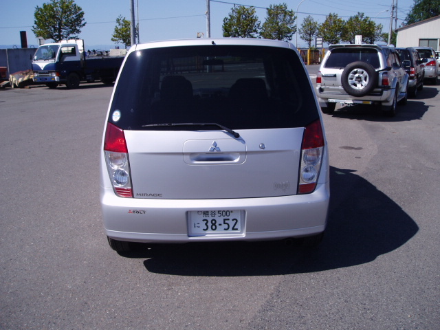 2001 Mitsubishi Dingo Pictures