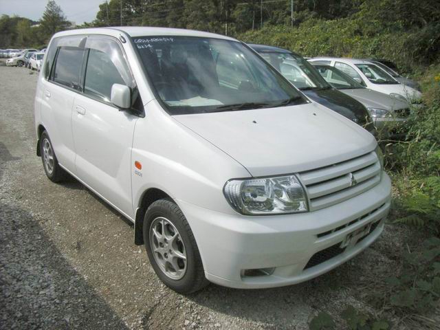 2001 Mitsubishi Dingo Pictures