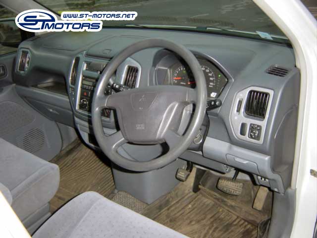 2001 Mitsubishi Dingo Photos