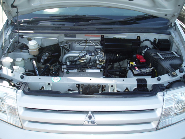 2001 Mitsubishi Dingo Photos
