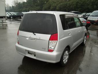 2001 Mitsubishi Dingo Pics