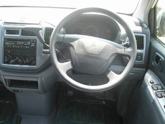 2001 Mitsubishi Dingo Photos