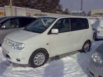 2001 Mitsubishi Dingo Pictures