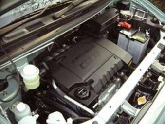 2001 Mitsubishi Dingo Pictures