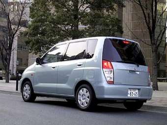 2001 Mitsubishi Dingo Pics