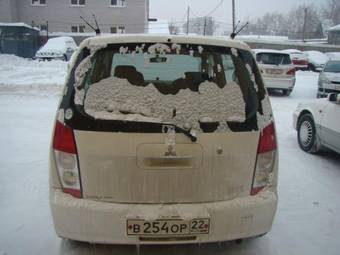2001 Mitsubishi Dingo Images
