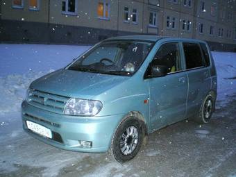 2001 Mitsubishi Dingo Pictures