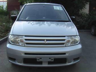 2001 Mitsubishi Dingo Photos