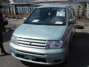 2001 Mitsubishi Dingo Images