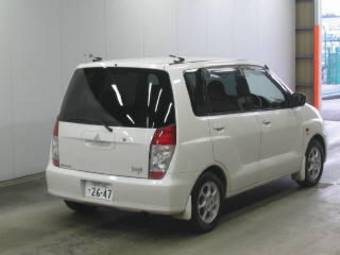 2001 Mitsubishi Dingo Photos